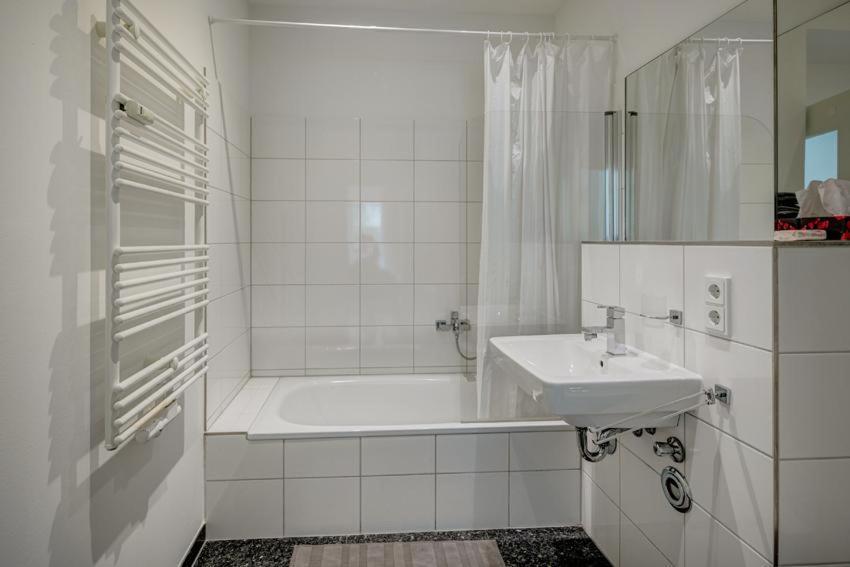 Cozy Modern Apartment With Garden In The Center Next To Oktoberfest Munique Exterior foto